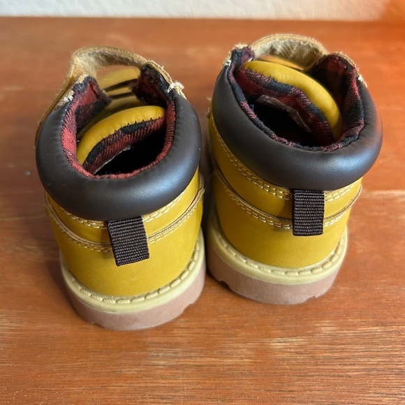 GARANIMALS Timerland Style Little Boots Velcro Strap Toddler Boy Size 5 (1363) - Picture 3 of 8